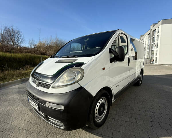 Белый Опель Виваро, объемом двигателя 1.9 л и пробегом 415 тыс. км за 5999 $, фото 1 на Automoto.ua