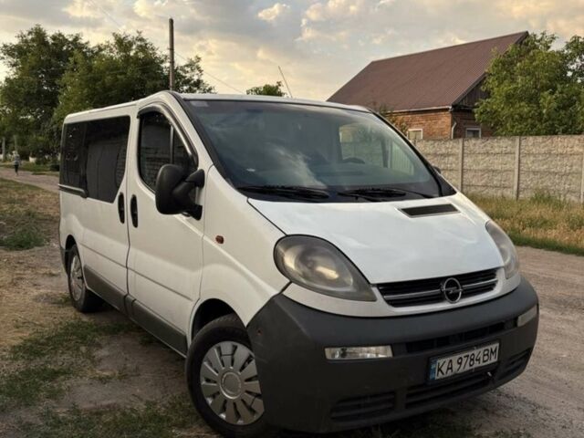 Белый Опель Виваро, объемом двигателя 1.9 л и пробегом 350 тыс. км за 6200 $, фото 1 на Automoto.ua