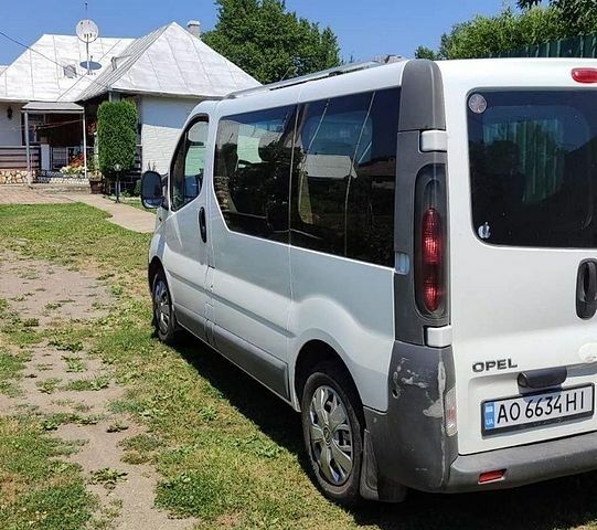 Білий Опель Віваро, об'ємом двигуна 1.87 л та пробігом 450 тис. км за 7400 $, фото 1 на Automoto.ua
