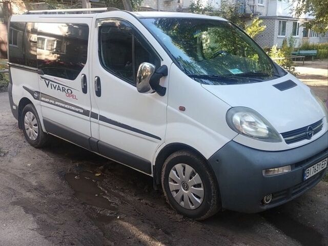 Білий Опель Віваро, об'ємом двигуна 1.9 л та пробігом 270 тис. км за 6000 $, фото 1 на Automoto.ua