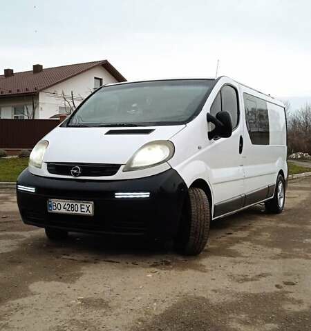 Білий Опель Віваро, об'ємом двигуна 1.9 л та пробігом 450 тис. км за 7200 $, фото 1 на Automoto.ua