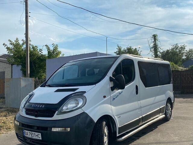 Белый Опель Виваро, объемом двигателя 1.87 л и пробегом 350 тыс. км за 6999 $, фото 1 на Automoto.ua