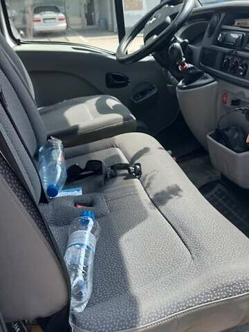 Белый Опель Виваро, объемом двигателя 2.46 л и пробегом 420 тыс. км за 8000 $, фото 1 на Automoto.ua