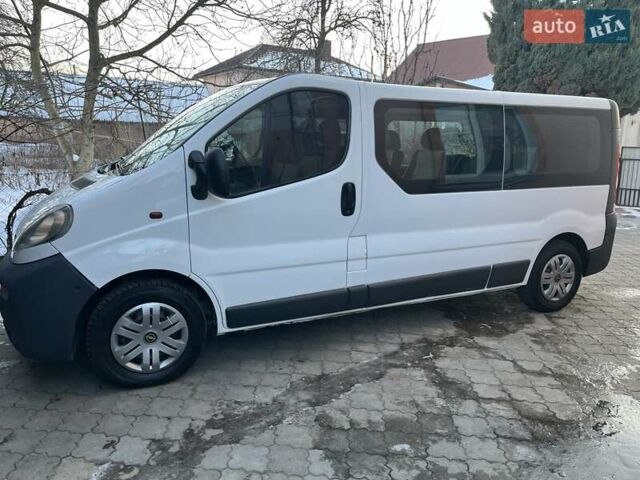 Білий Опель Віваро, об'ємом двигуна 1.87 л та пробігом 427 тис. км за 8300 $, фото 1 на Automoto.ua