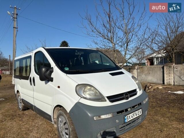 Белый Опель Виваро, объемом двигателя 1.9 л и пробегом 399 тыс. км за 6300 $, фото 1 на Automoto.ua