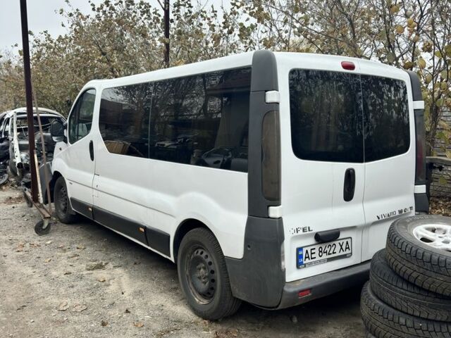 Белый Опель Виваро, объемом двигателя 1.9 л и пробегом 389 тыс. км за 3700 $, фото 1 на Automoto.ua