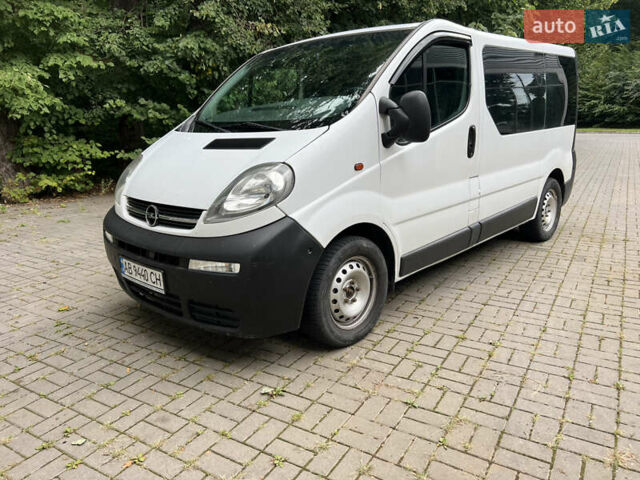 Белый Опель Виваро, объемом двигателя 1.87 л и пробегом 375 тыс. км за 7800 $, фото 1 на Automoto.ua