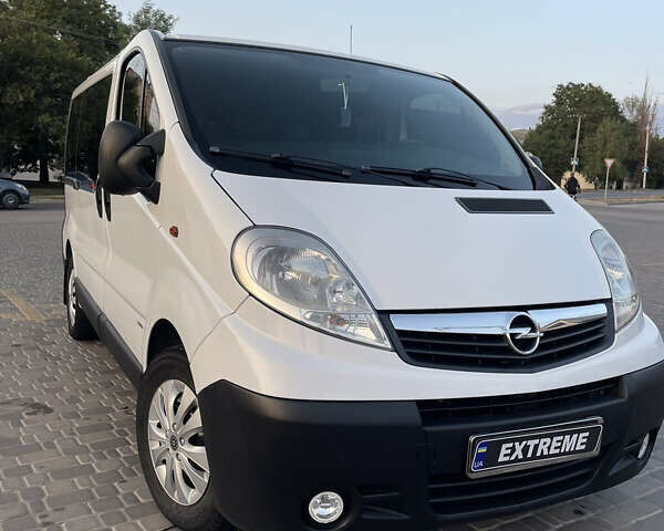 Білий Опель Віваро, об'ємом двигуна 1.9 л та пробігом 320 тис. км за 8700 $, фото 1 на Automoto.ua