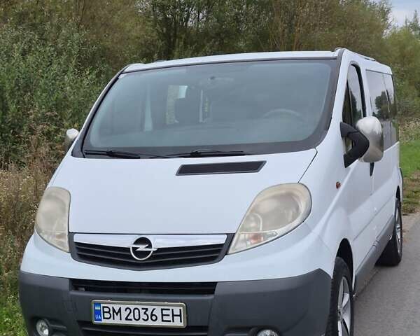Белый Опель Виваро, объемом двигателя 2 л и пробегом 334 тыс. км за 8000 $, фото 1 на Automoto.ua