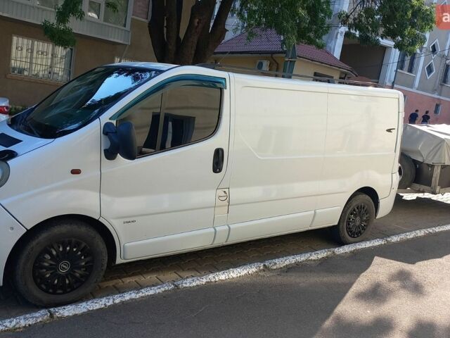 Белый Опель Виваро, объемом двигателя 1.9 л и пробегом 320 тыс. км за 6000 $, фото 1 на Automoto.ua