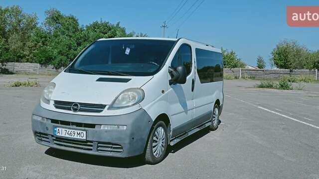 Белый Опель Виваро, объемом двигателя 1.9 л и пробегом 378 тыс. км за 6200 $, фото 1 на Automoto.ua