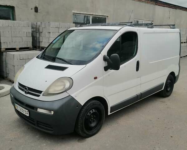 Белый Опель Виваро, объемом двигателя 1.87 л и пробегом 467 тыс. км за 6000 $, фото 1 на Automoto.ua