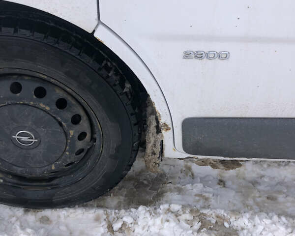 Белый Опель Виваро, объемом двигателя 1.9 л и пробегом 350 тыс. км за 7000 $, фото 1 на Automoto.ua