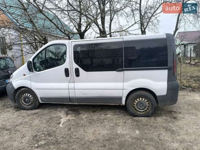 Белый Опель Виваро, объемом двигателя 2.46 л и пробегом 396 тыс. км за 7500 $, фото 1 на Automoto.ua