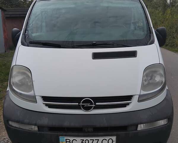 Білий Опель Віваро, об'ємом двигуна 1.87 л та пробігом 400 тис. км за 5800 $, фото 1 на Automoto.ua