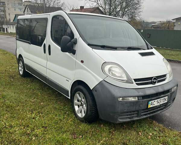Білий Опель Віваро, об'ємом двигуна 1.87 л та пробігом 327 тис. км за 7500 $, фото 1 на Automoto.ua