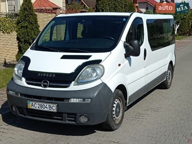 Белый Опель Виваро, объемом двигателя 1.9 л и пробегом 390 тыс. км за 7500 $, фото 1 на Automoto.ua