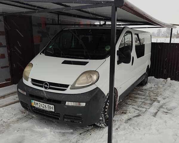 Белый Опель Виваро, объемом двигателя 1.9 л и пробегом 390 тыс. км за 7500 $, фото 1 на Automoto.ua