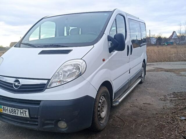 Белый Опель Виваро, объемом двигателя 2 л и пробегом 305 тыс. км за 8400 $, фото 1 на Automoto.ua