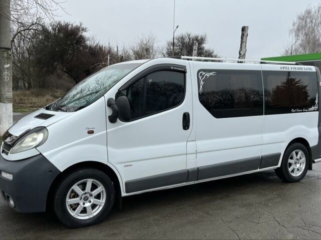 Белый Опель Виваро, объемом двигателя 2 л и пробегом 230 тыс. км за 8800 $, фото 1 на Automoto.ua