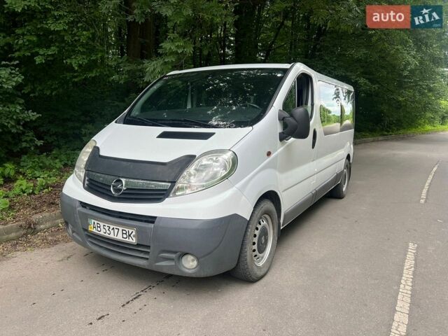 Белый Опель Виваро, объемом двигателя 2 л и пробегом 356 тыс. км за 7800 $, фото 1 на Automoto.ua
