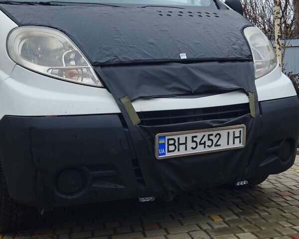 Белый Опель Виваро, объемом двигателя 2.02 л и пробегом 360 тыс. км за 8100 $, фото 1 на Automoto.ua