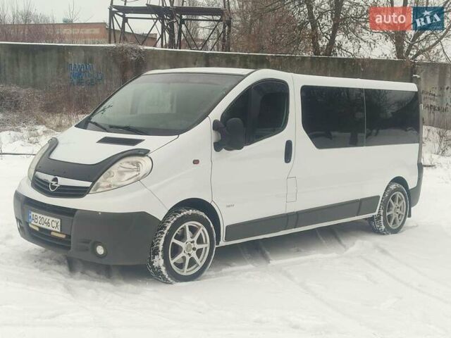 Білий Опель Віваро, об'ємом двигуна 2 л та пробігом 255 тис. км за 9350 $, фото 1 на Automoto.ua
