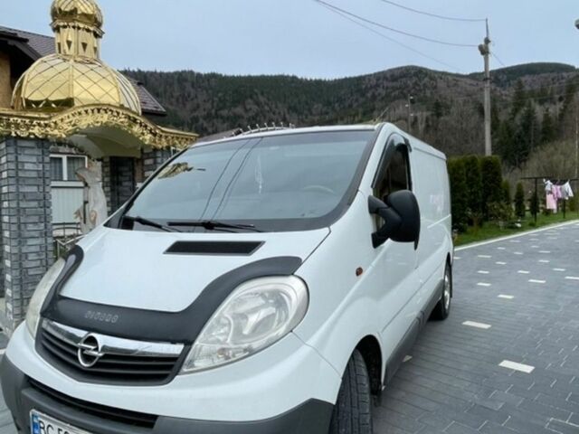 Білий Опель Віваро, об'ємом двигуна 2 л та пробігом 300 тис. км за 6500 $, фото 1 на Automoto.ua