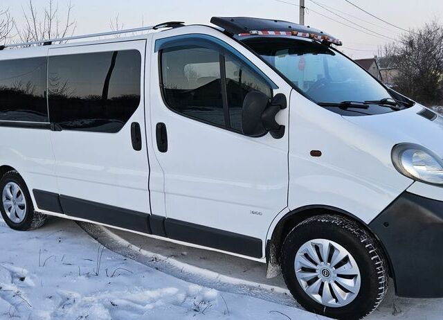 Білий Опель Віваро, об'ємом двигуна 2 л та пробігом 260 тис. км за 8300 $, фото 1 на Automoto.ua