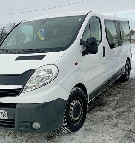 Білий Опель Віваро, об'ємом двигуна 1.9 л та пробігом 356 тис. км за 6200 $, фото 1 на Automoto.ua