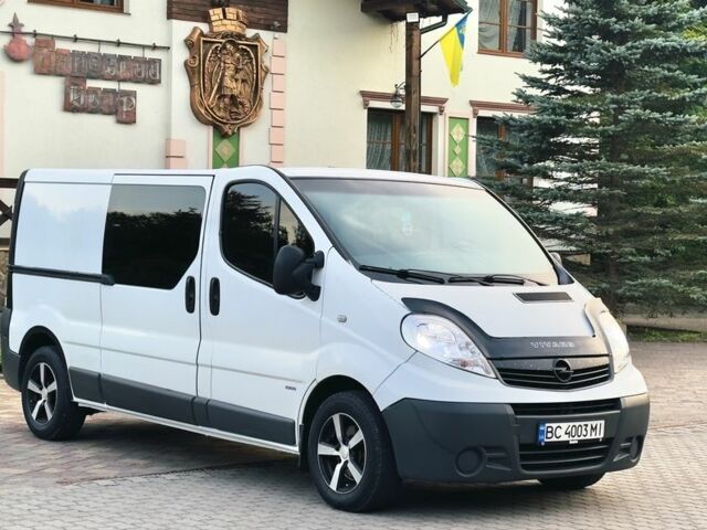 Белый Опель Виваро, объемом двигателя 2 л и пробегом 357 тыс. км за 8976 $, фото 1 на Automoto.ua