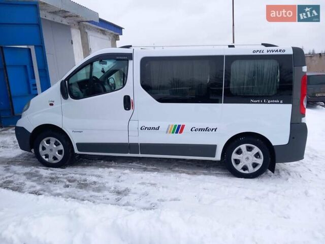 Белый Опель Виваро, объемом двигателя 2 л и пробегом 275 тыс. км за 8900 $, фото 1 на Automoto.ua