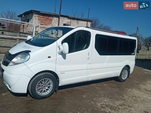 Белый Опель Виваро, объемом двигателя 2 л и пробегом 340 тыс. км за 8300 $, фото 1 на Automoto.ua
