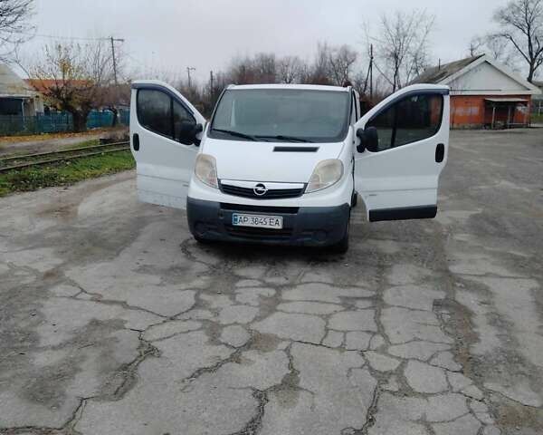 Білий Опель Віваро, об'ємом двигуна 2 л та пробігом 418 тис. км за 6000 $, фото 1 на Automoto.ua