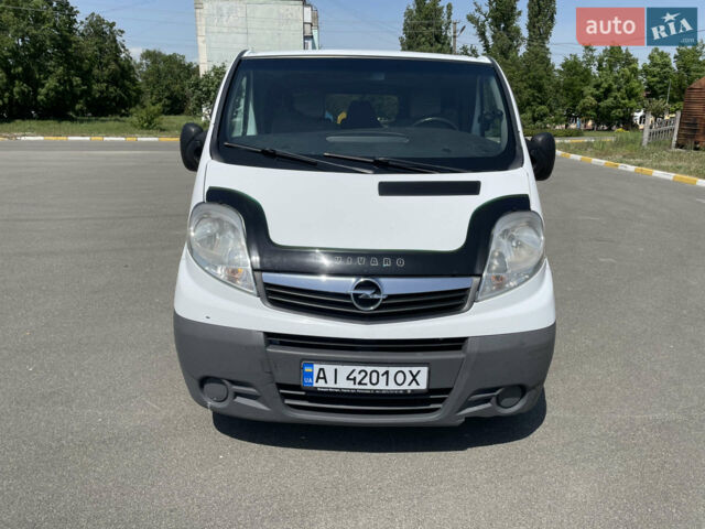 Білий Опель Віваро, об'ємом двигуна 2.5 л та пробігом 360 тис. км за 8700 $, фото 1 на Automoto.ua