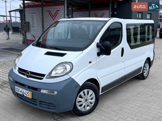 Білий Опель Віваро, об'ємом двигуна 2 л та пробігом 258 тис. км за 7350 $, фото 1 на Automoto.ua