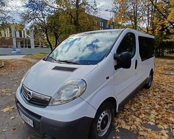 Белый Опель Виваро, объемом двигателя 2 л и пробегом 319 тыс. км за 7999 $, фото 1 на Automoto.ua