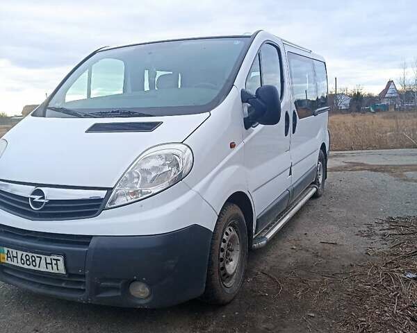 Белый Опель Виваро, объемом двигателя 2 л и пробегом 305 тыс. км за 8400 $, фото 1 на Automoto.ua