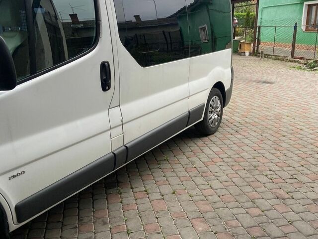 Білий Опель Віваро, об'ємом двигуна 2 л та пробігом 373 тис. км за 8950 $, фото 1 на Automoto.ua