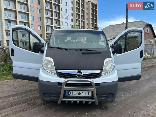 Белый Опель Виваро, объемом двигателя 2 л и пробегом 226 тыс. км за 9400 $, фото 1 на Automoto.ua