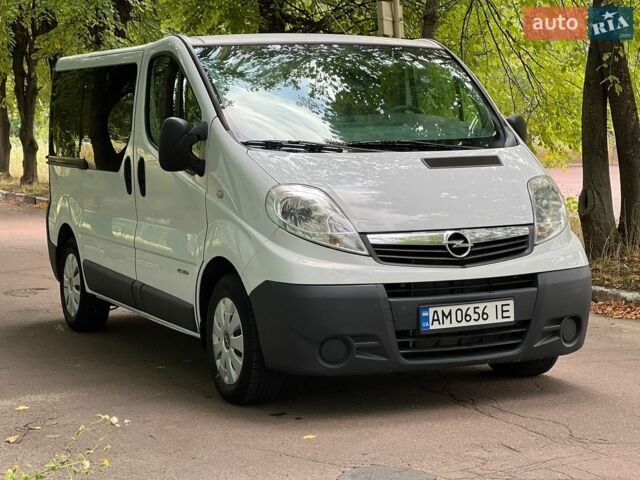 Білий Опель Віваро, об'ємом двигуна 2 л та пробігом 291 тис. км за 8700 $, фото 1 на Automoto.ua