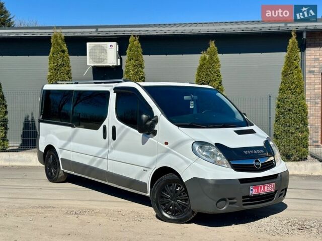 Белый Опель Виваро, объемом двигателя 2 л и пробегом 306 тыс. км за 11999 $, фото 1 на Automoto.ua