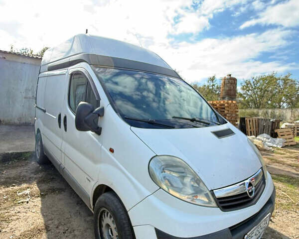 Белый Опель Виваро, объемом двигателя 2 л и пробегом 500 тыс. км за 6500 $, фото 1 на Automoto.ua