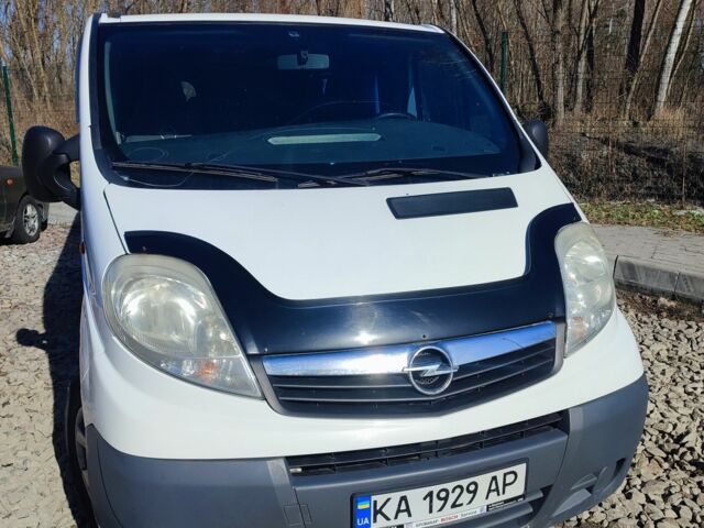 Белый Опель Виваро, объемом двигателя 2 л и пробегом 368 тыс. км за 8950 $, фото 1 на Automoto.ua