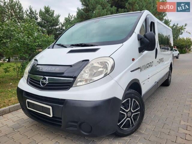 Белый Опель Виваро, объемом двигателя 2 л и пробегом 263 тыс. км за 9700 $, фото 1 на Automoto.ua