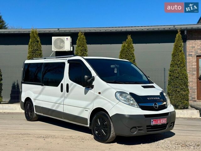 Белый Опель Виваро, объемом двигателя 2 л и пробегом 306 тыс. км за 11499 $, фото 1 на Automoto.ua