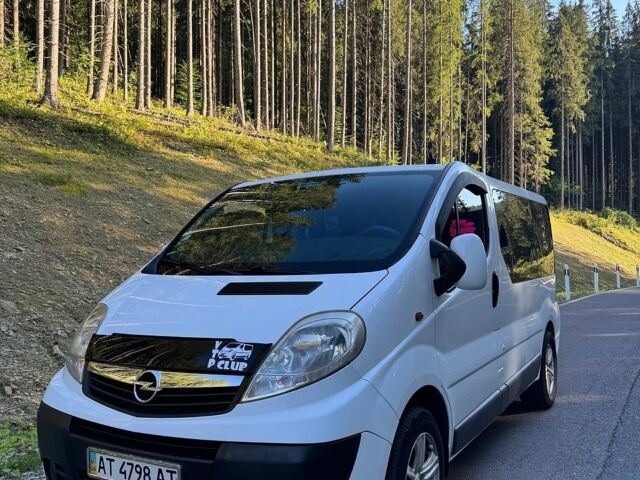 Белый Опель Виваро, объемом двигателя 2 л и пробегом 222 тыс. км за 9600 $, фото 1 на Automoto.ua