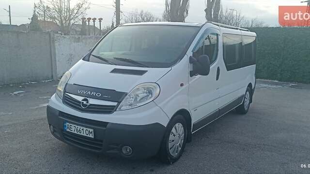Белый Опель Виваро, объемом двигателя 2 л и пробегом 247 тыс. км за 12300 $, фото 1 на Automoto.ua