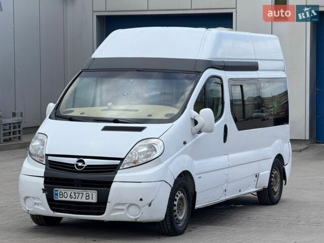 Білий Опель Віваро, об'ємом двигуна 2.46 л та пробігом 592 тис. км за 5250 $, фото 1 на Automoto.ua