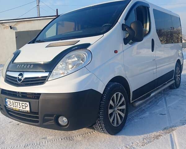 Білий Опель Віваро, об'ємом двигуна 2 л та пробігом 310 тис. км за 9000 $, фото 1 на Automoto.ua